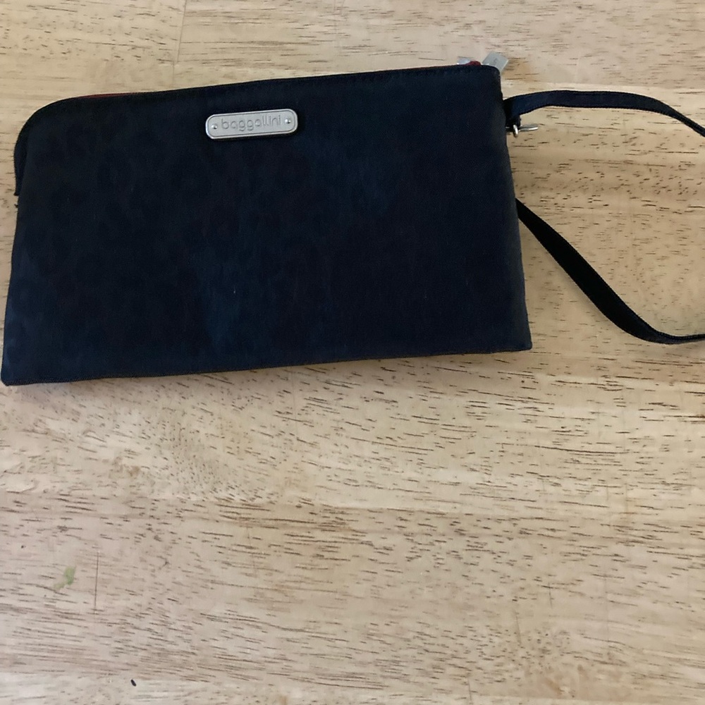 Baggallini Black Wristlet Clutch